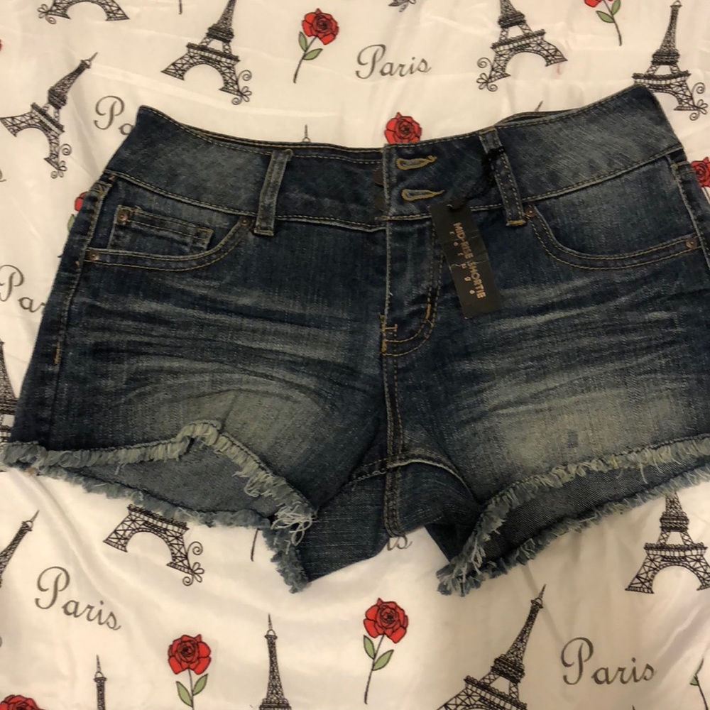 Refuge shorts